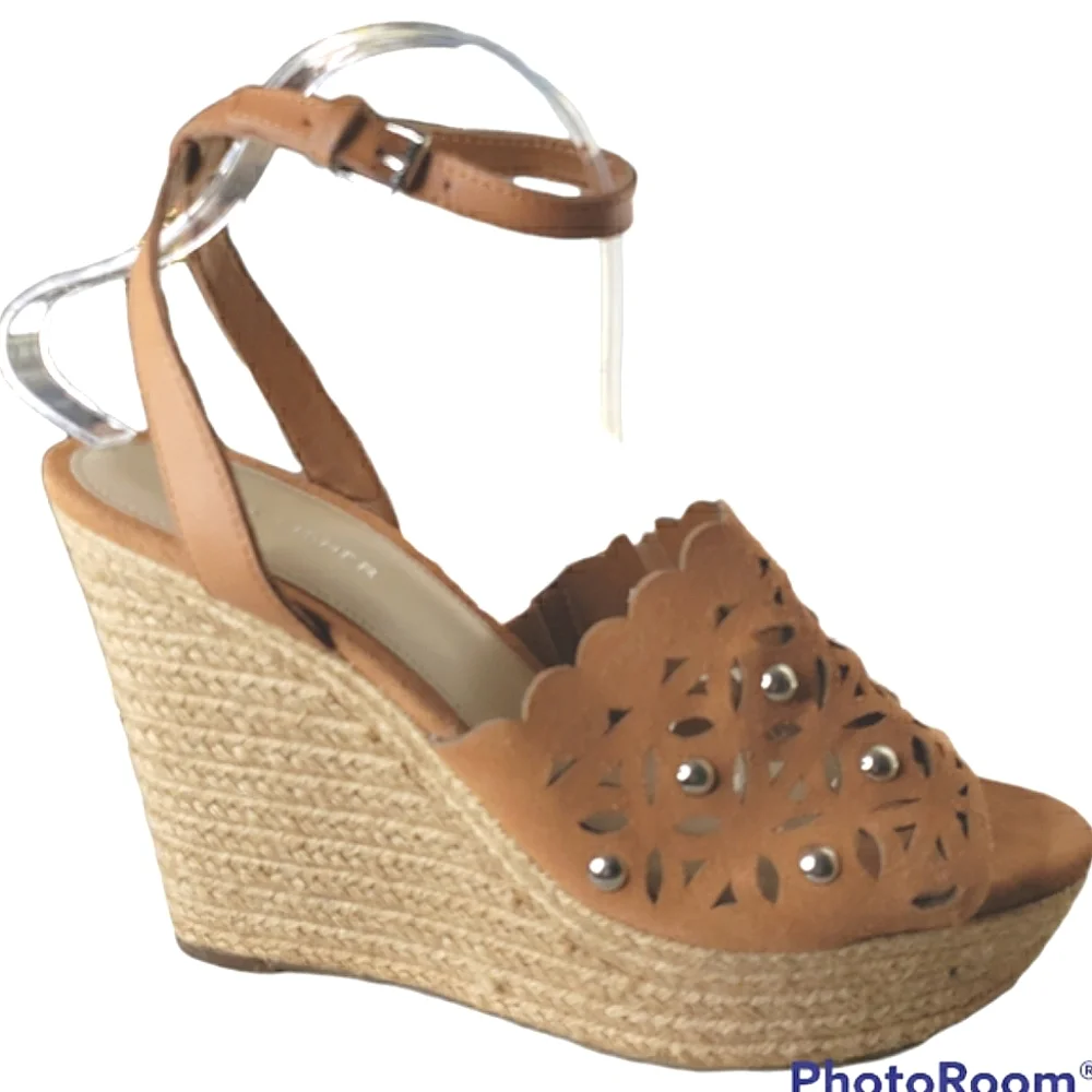 Marc Fisher Cutout Hata Leather Wedge Espadrilles Scallop Studs Sandals NIB 10